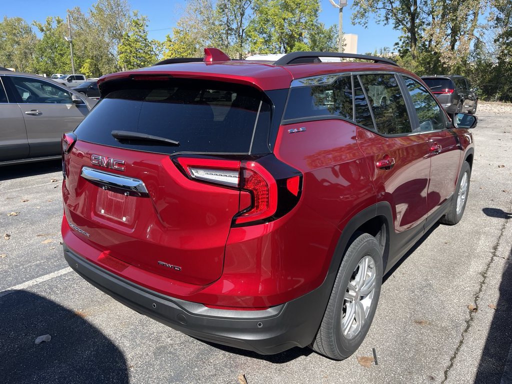 Used 2024 GMC Terrain SLE w/ Driver Convenience Package AWD/4WD image 11
