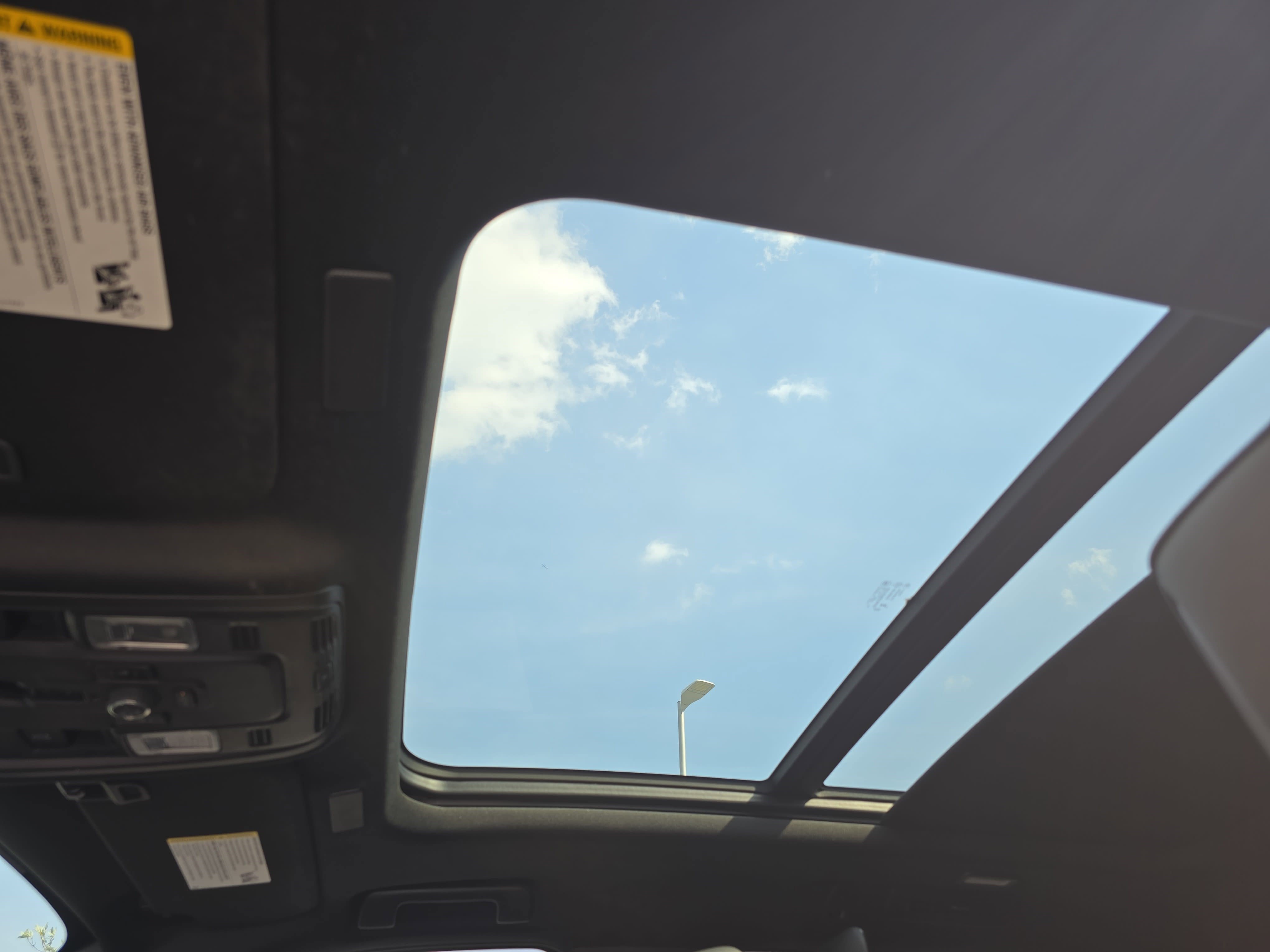 Used 2025 GMC Yukon Denali Ultimate image 30