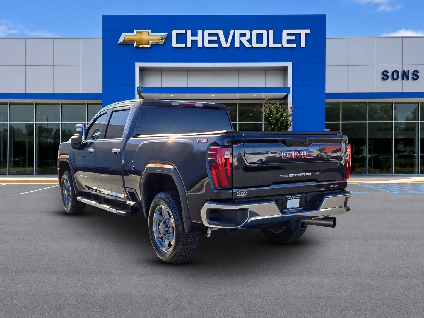 Certified 2025 GMC Sierra 2500 SLT w/ SLT Convenience Package AWD/4WD image 7