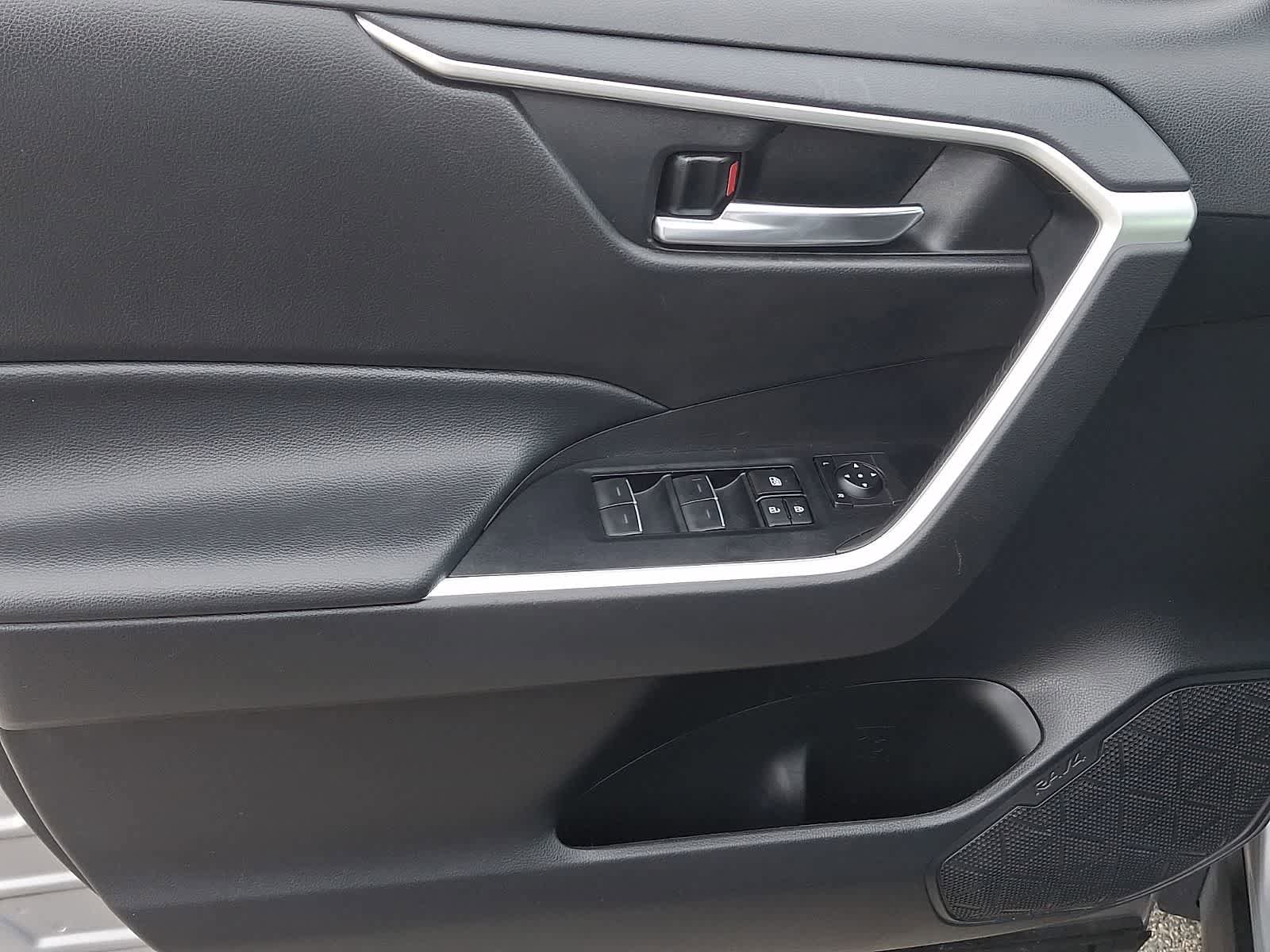 Used 2024 Toyota RAV4 XLE AWD/4WD image 15