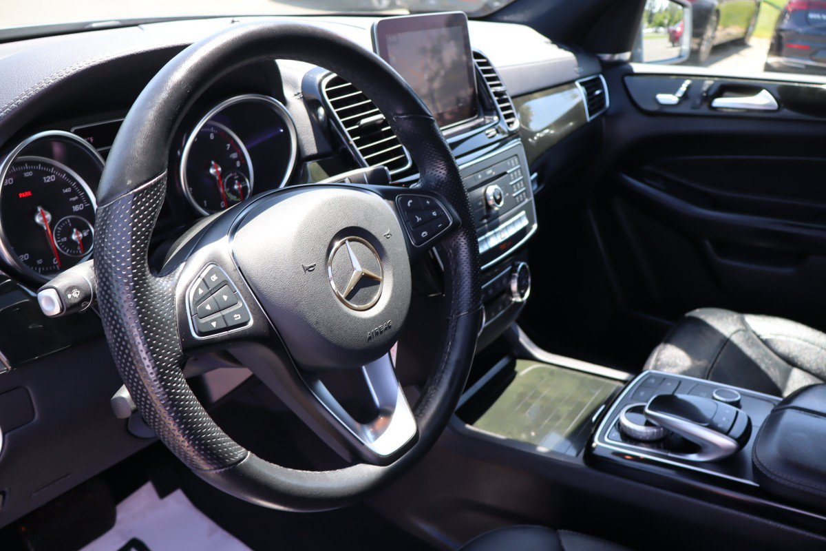 Used 2018 Mercedes-Benz GLE 550e 4MATIC image 9