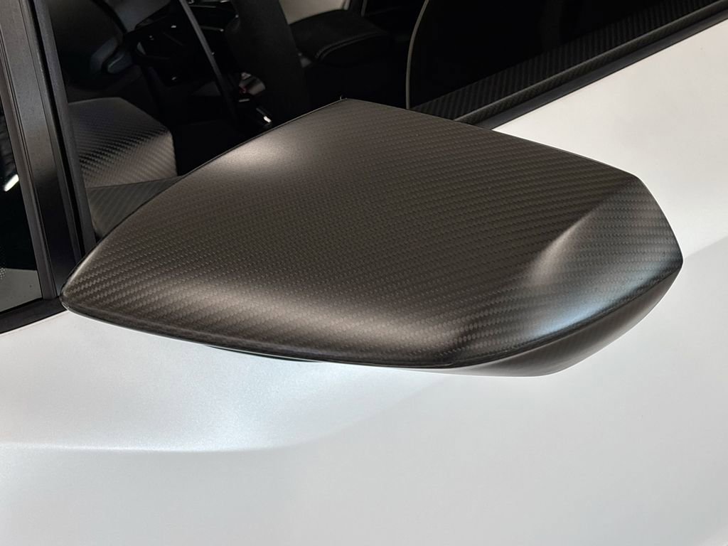 Used 2023 Lamborghini Huracan STO image 22