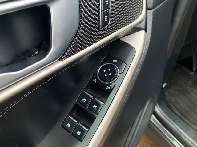 Used 2022 Ford Explorer XLT w/ Class IV Trailer Tow Package image 27