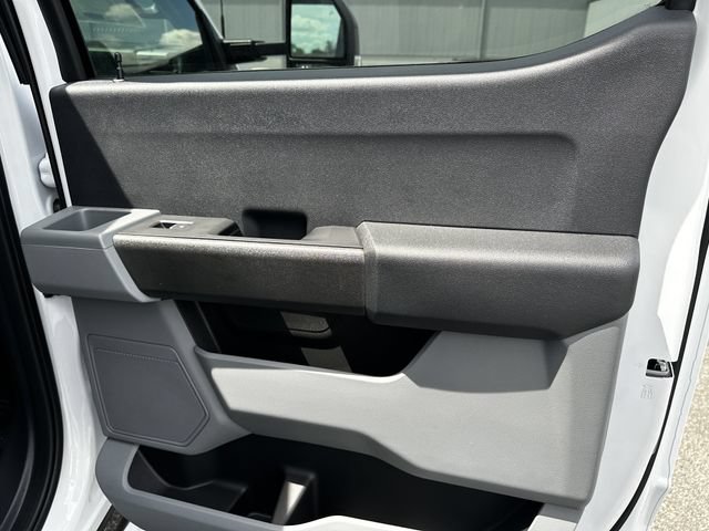 New 2026 Ford F550 4x4 Crew Cab image 37