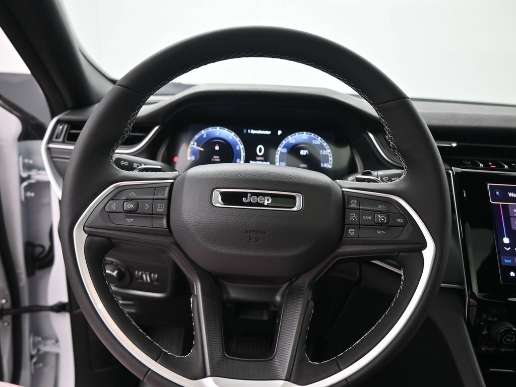 New 2025 Jeep Grand Cherokee L Laredo w/ Luxury Tech Group I image 2