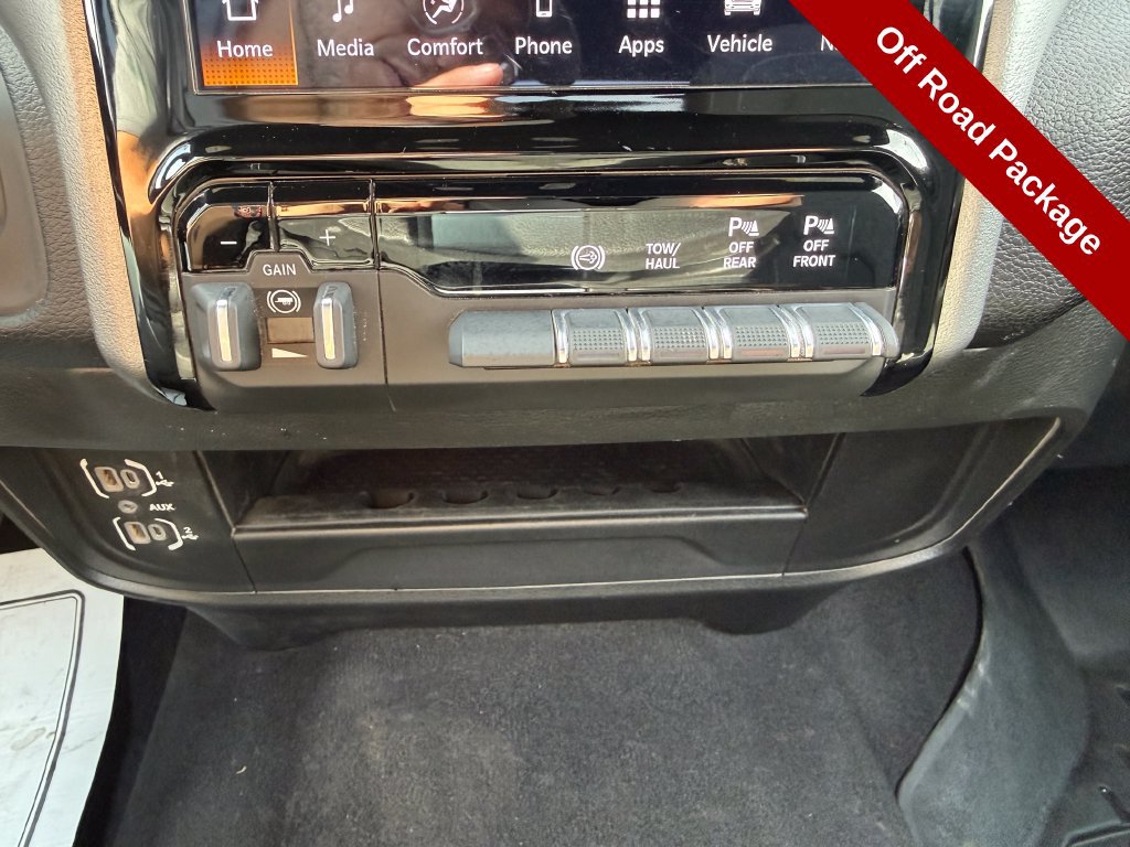 Used 2025 RAM 2500 Big Horn AWD/4WD image 30