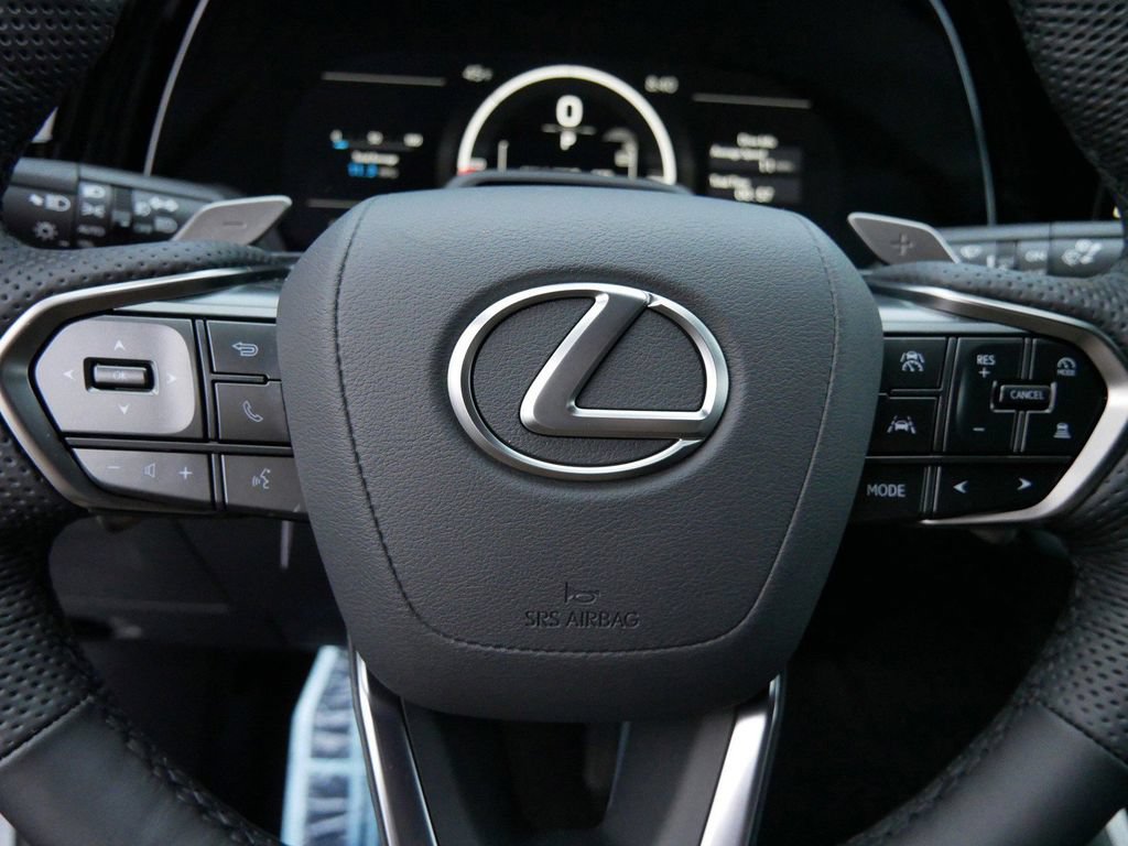 Used 2026 Lexus TX 500h AWD w/ Technology Package image 19