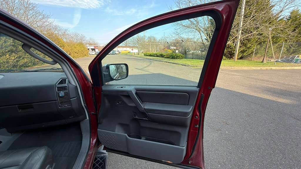 Used 2007 Nissan Armada LE w/ Technology Pkg image 35