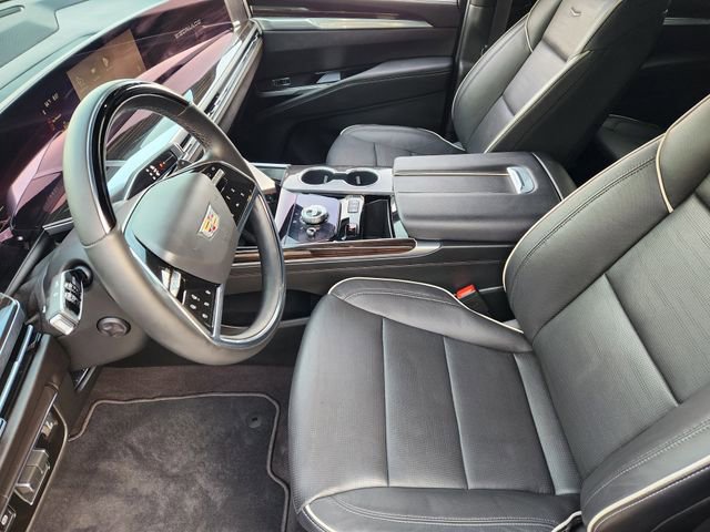 Used 2026 Cadillac Escalade Luxury RWD image 11