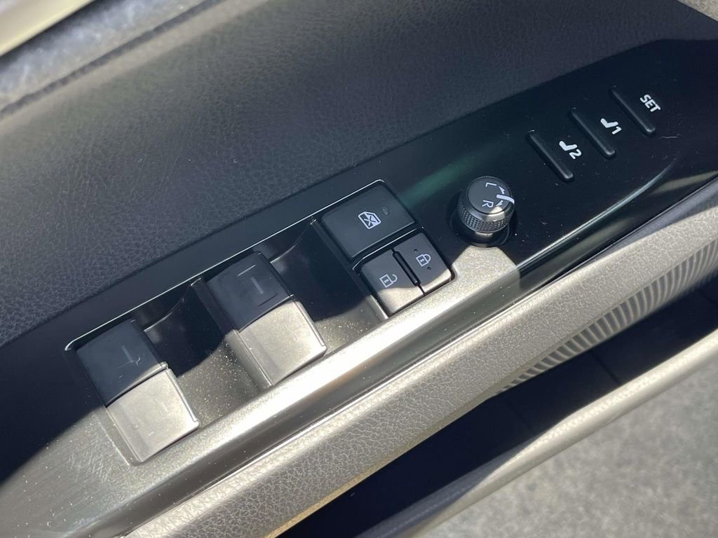 Used 2025 Toyota Camry XLE w/ Premium Plus Package image 16