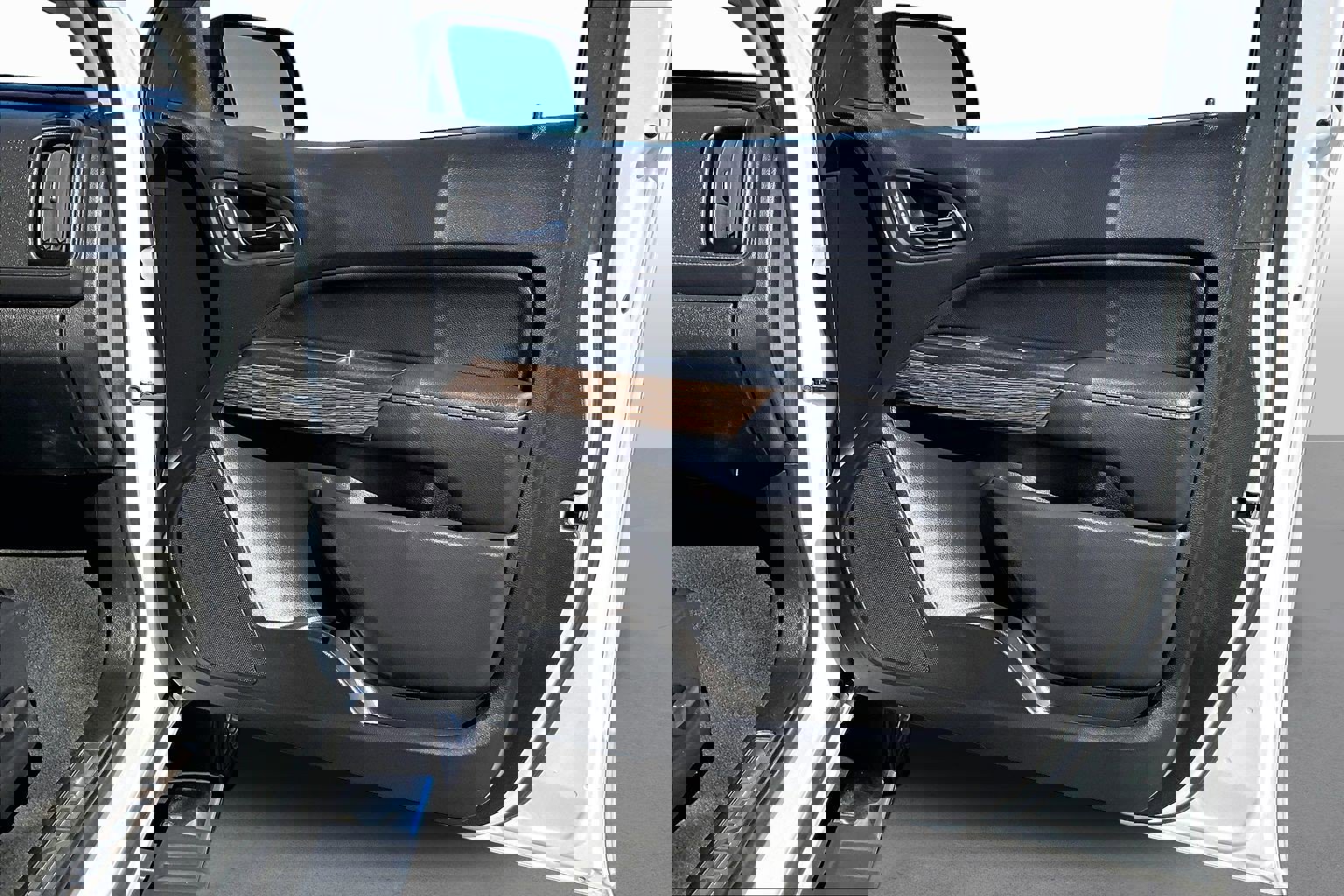 Used 2018 GMC Canyon Denali image 17