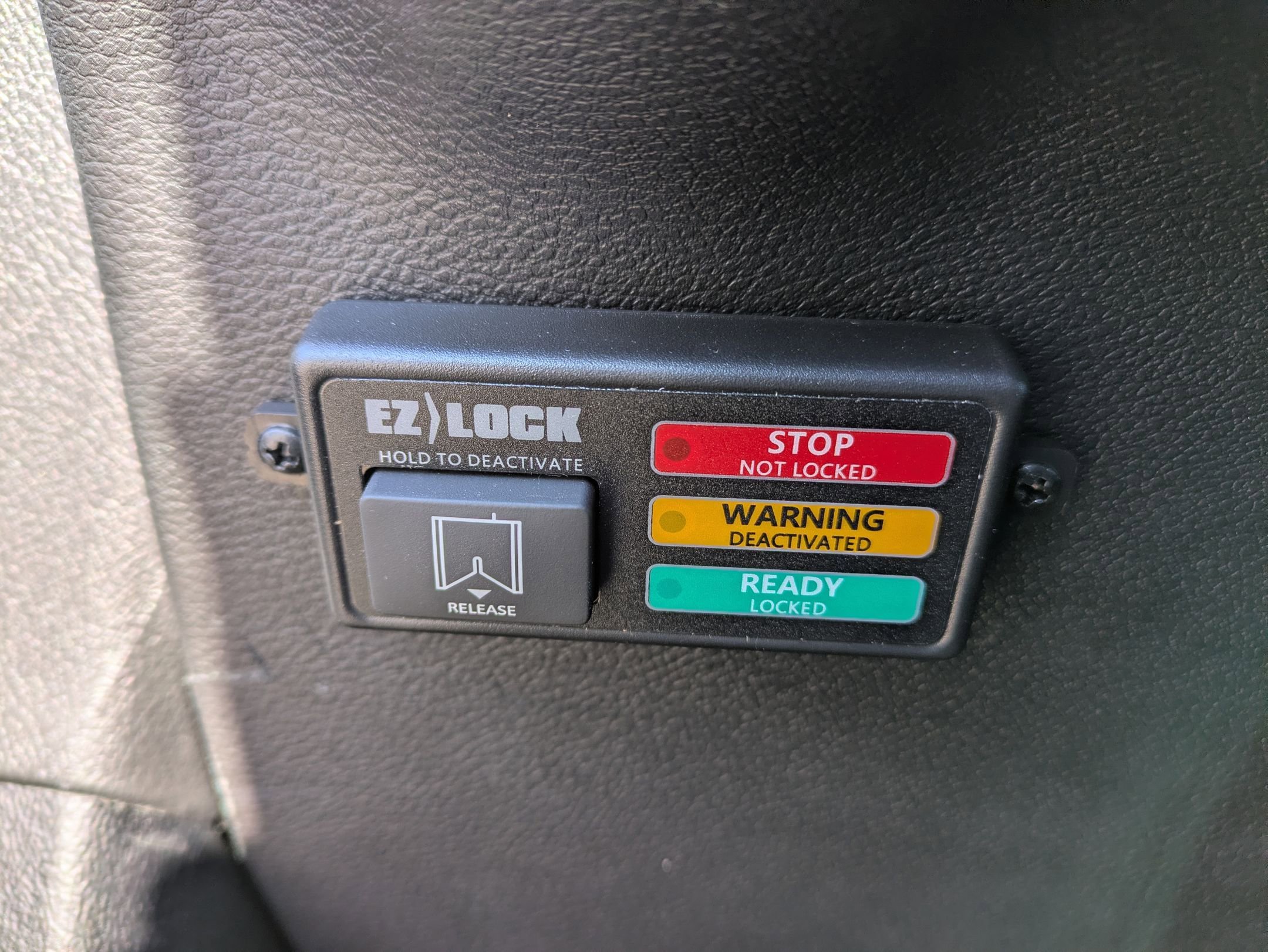 Used 2025 Chrysler Pacifica Select image 17