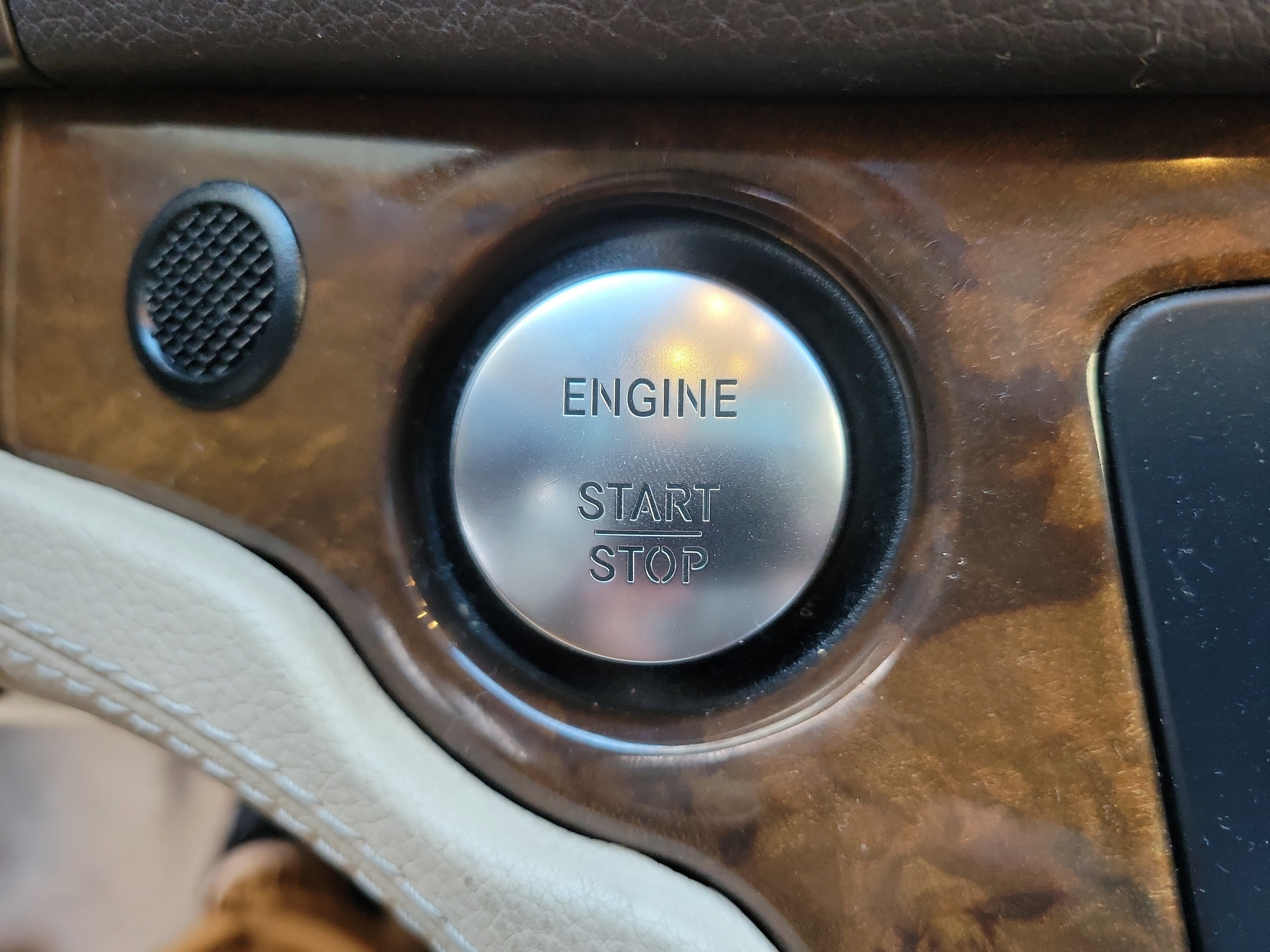 Used 2014 Mercedes-Benz SL 550 image 18