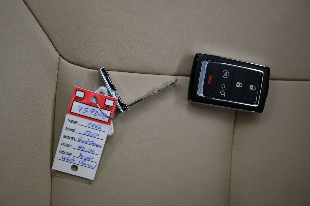 Used 2022 Jeep Grand Cherokee Limited 4xe AWD/4WD image 32