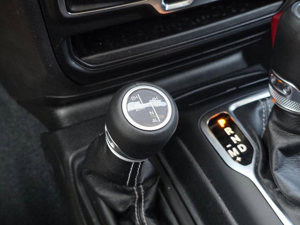 Used 2023 Jeep Wrangler Unlimited Sahara AWD/4WD image 31