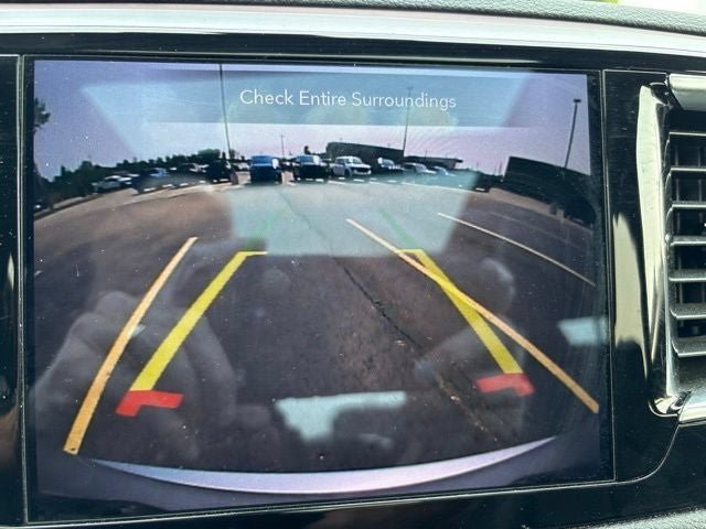 Used 2020 Chrysler Pacifica Limited FWD image 26