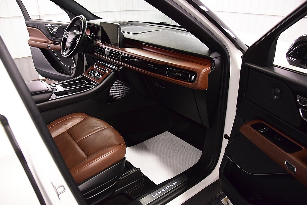 Used 2022 Lincoln Aviator Reserve w/ Equipment Group 201A image 31
