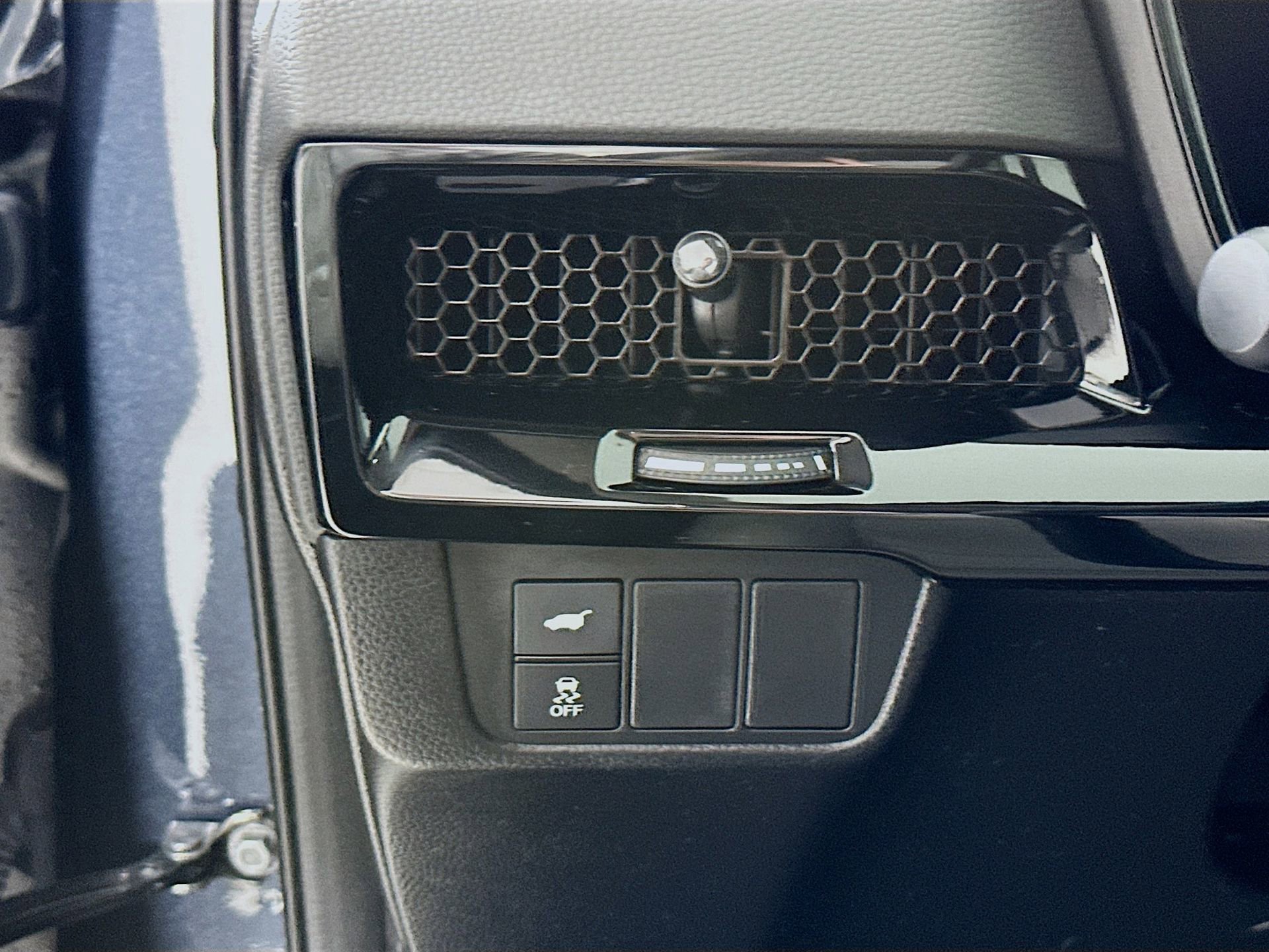 Used 2024 Honda CR-V EX-L image 11