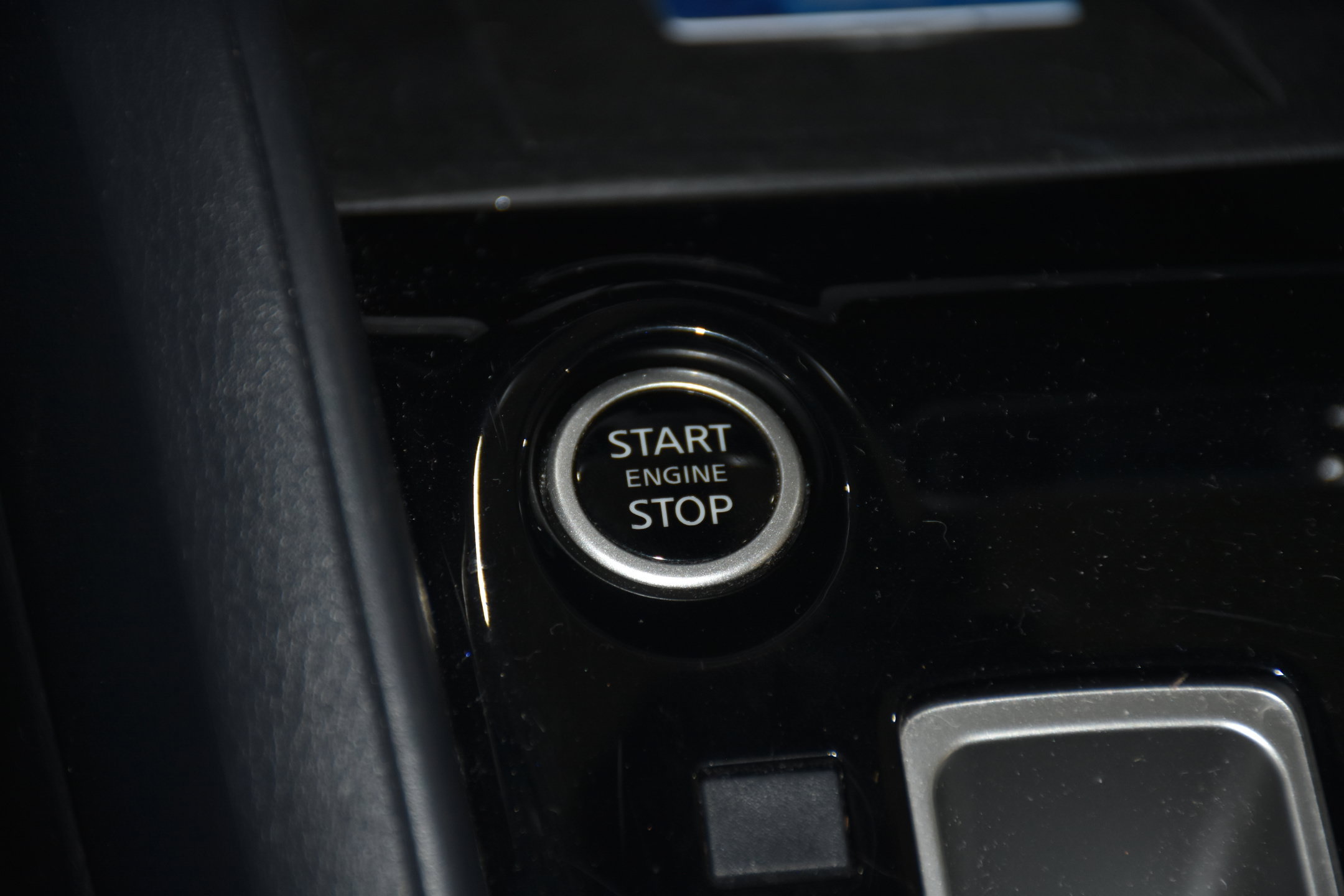 Used 2025 Nissan Versa SV FWD image 16