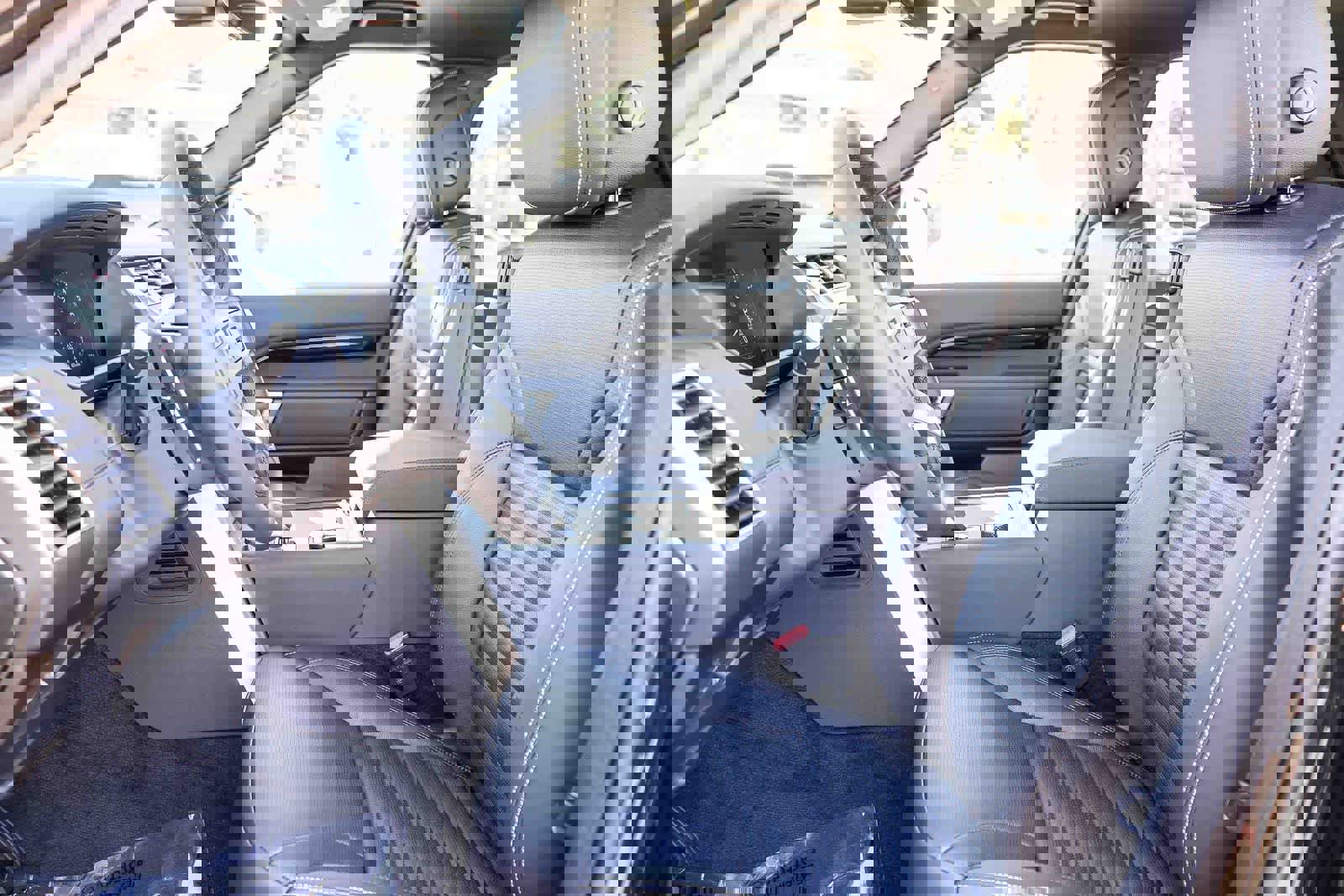 New 2026 Land Rover Discovery S image 17