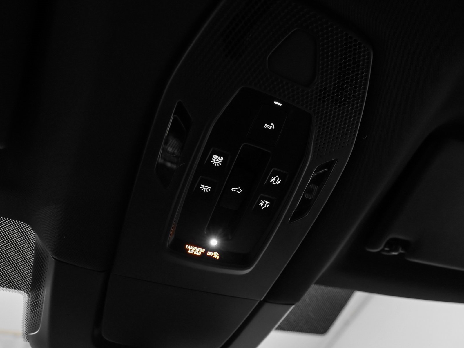 Certified 2025 Porsche Macan 4 Electric image 37