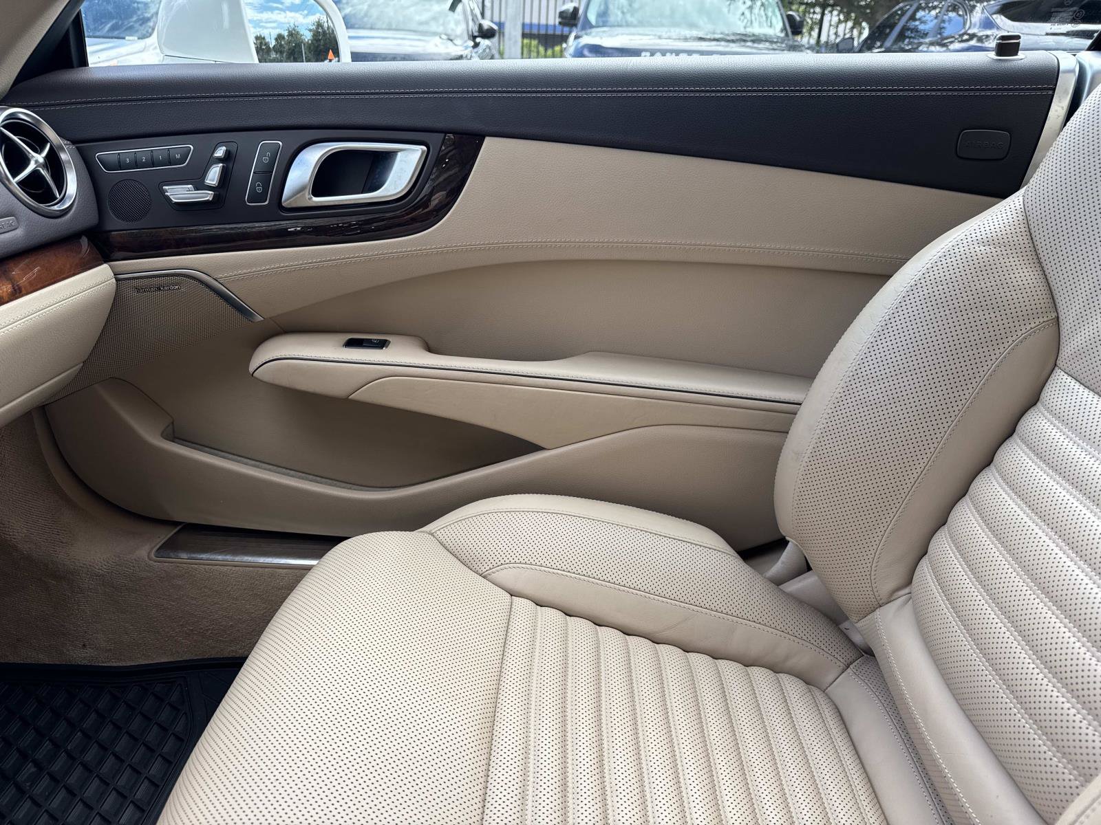 Used 2015 Mercedes-Benz SL 550 image 16