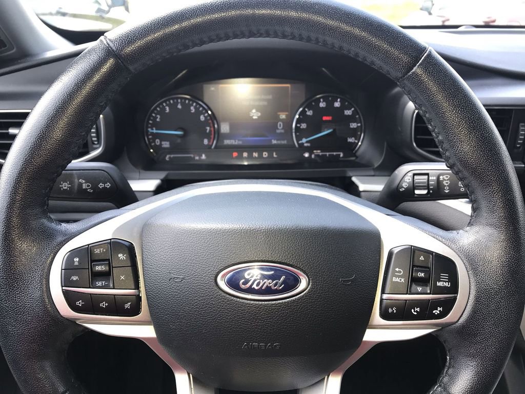 Used 2022 Ford Explorer XLT w/ Equipment Group 202A AWD/4WD image 14