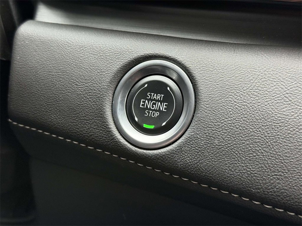 Used 2024 Cadillac Escalade Luxury image 28