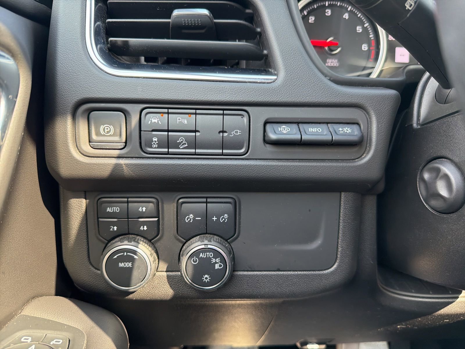 Used 2021 Chevrolet Tahoe High Country AWD/4WD image 18