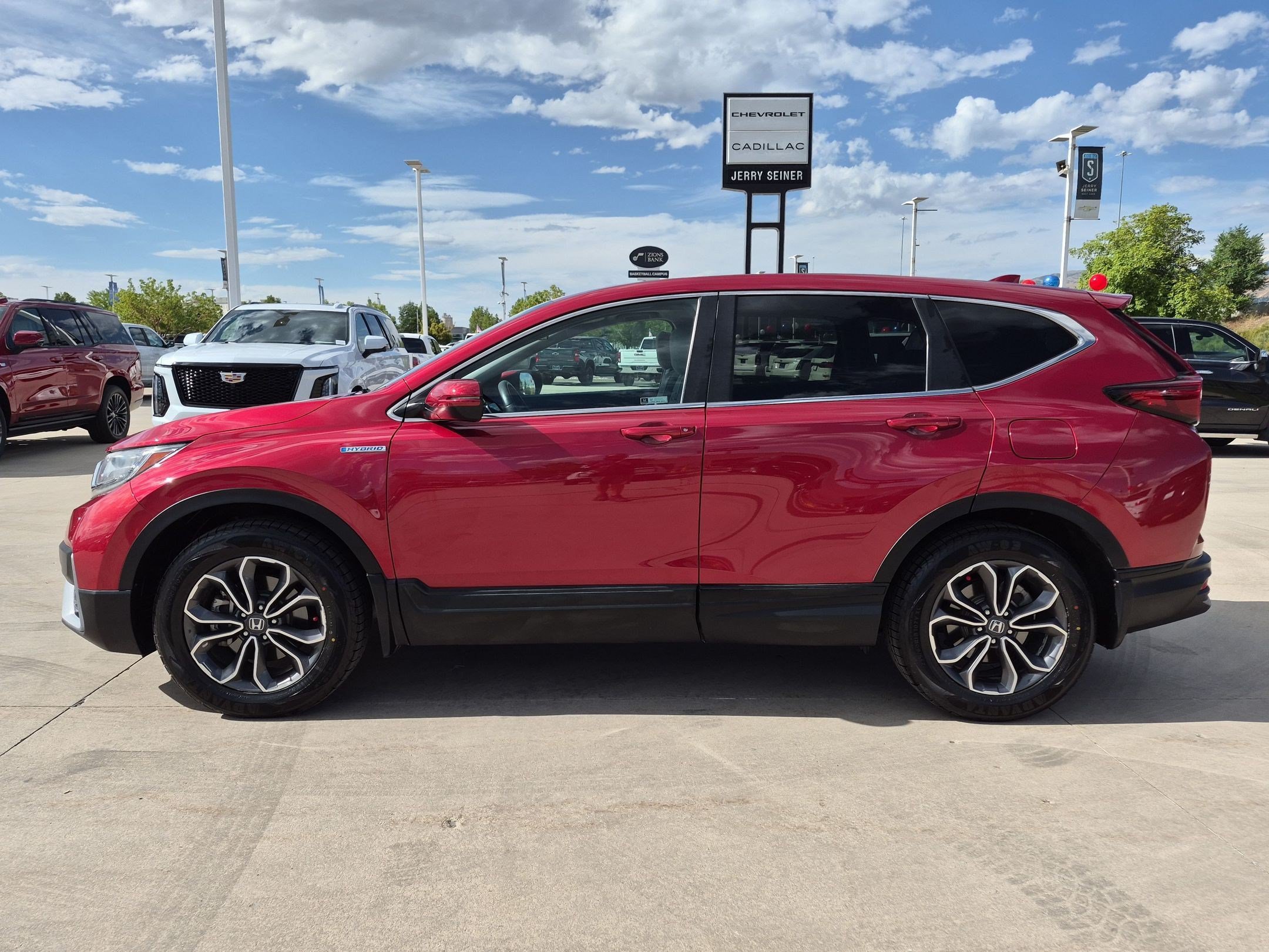 Used 2022 Honda CR-V EX image 2