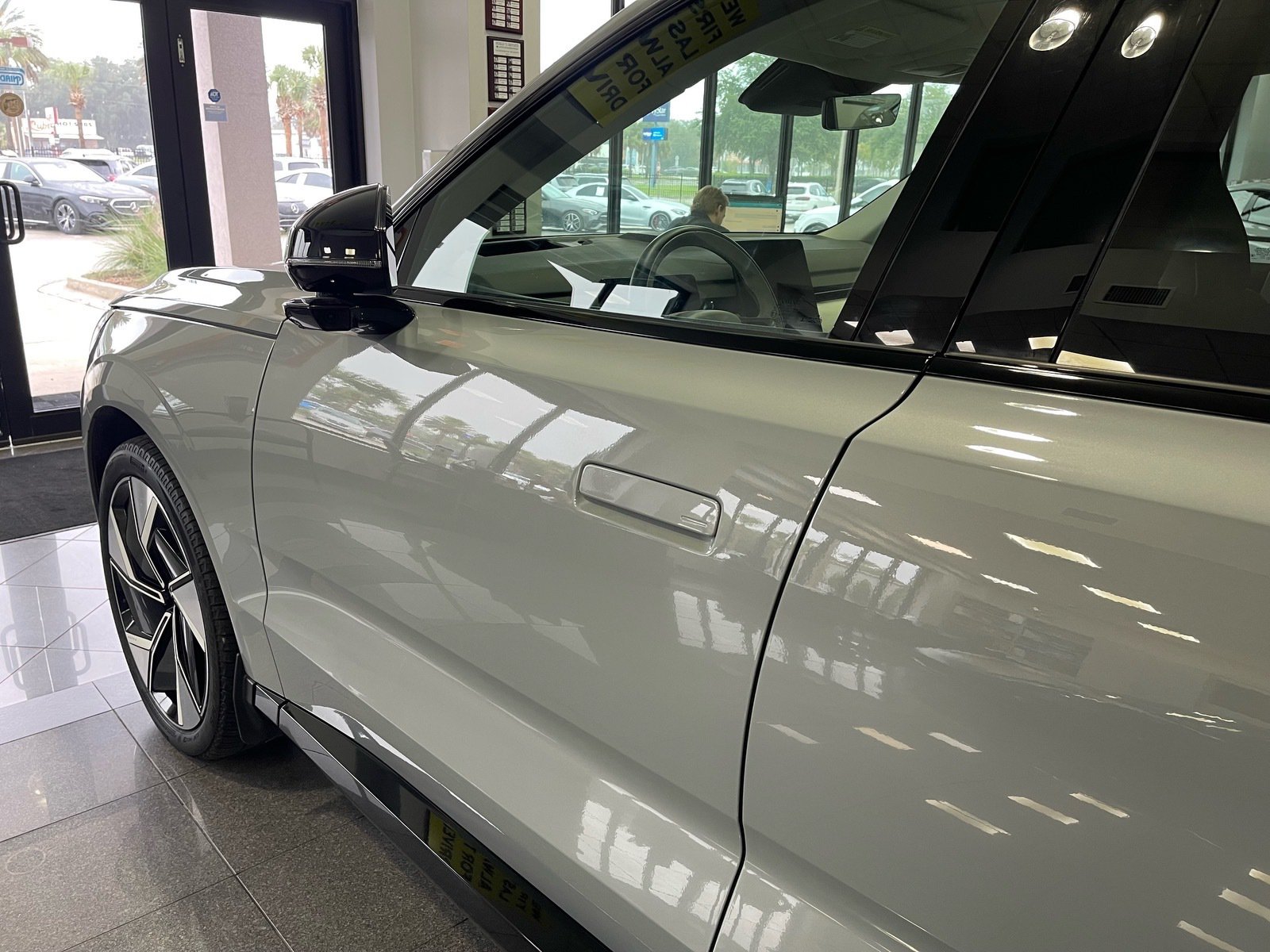 Used 2025 Volvo EX90 Ultra AWD/4WD image 13