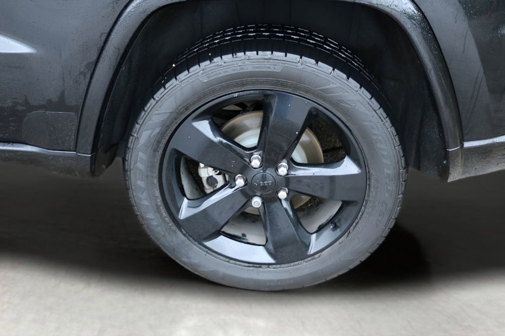 Used 2015 Jeep Grand Cherokee Altitude AWD/4WD image 9
