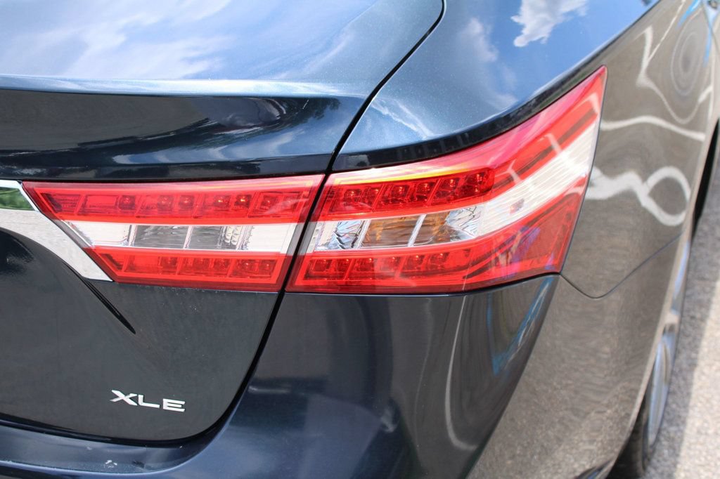 Used 2015 Toyota Avalon XLE Touring FWD image 11