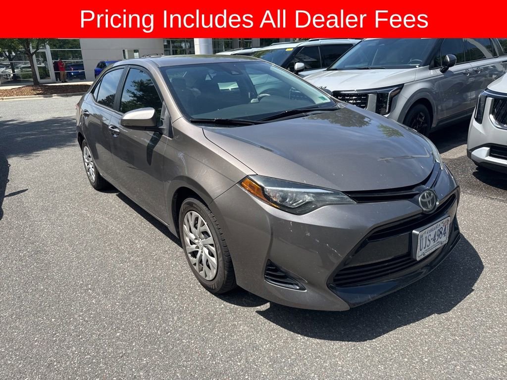 Used 2017 Toyota Corolla LE FWD image 1
