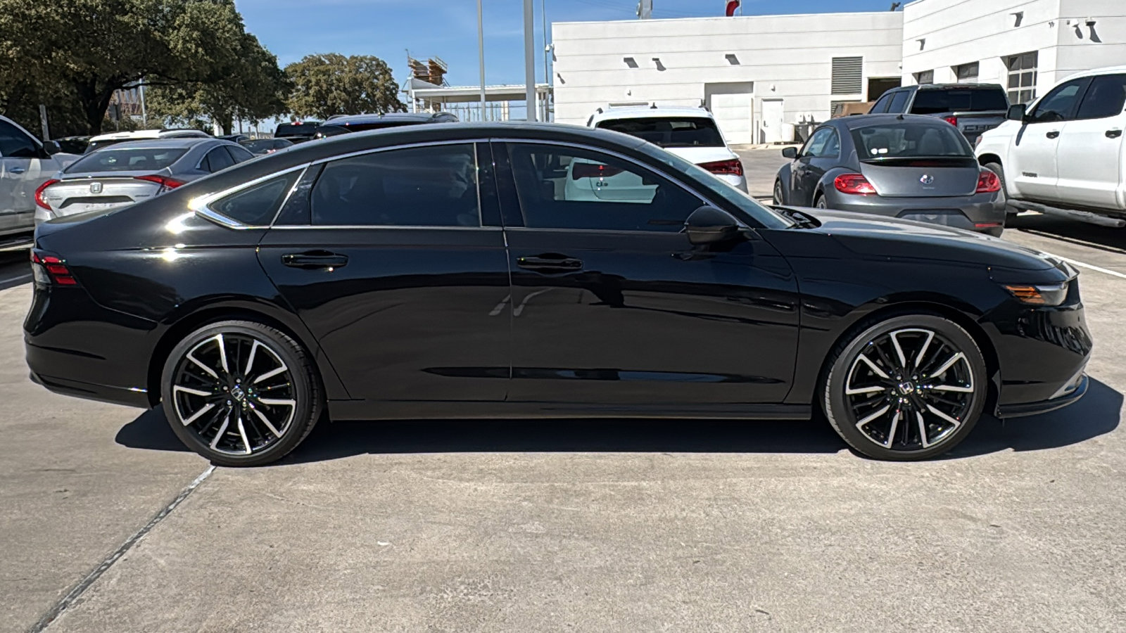 Used 2025 Honda Accord Touring image 8