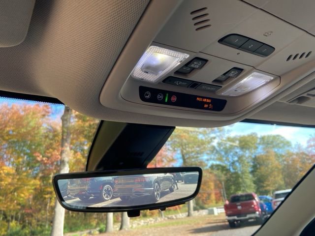 Used 2021 GMC Acadia Denali w/ Denali Ultimate Package image 27