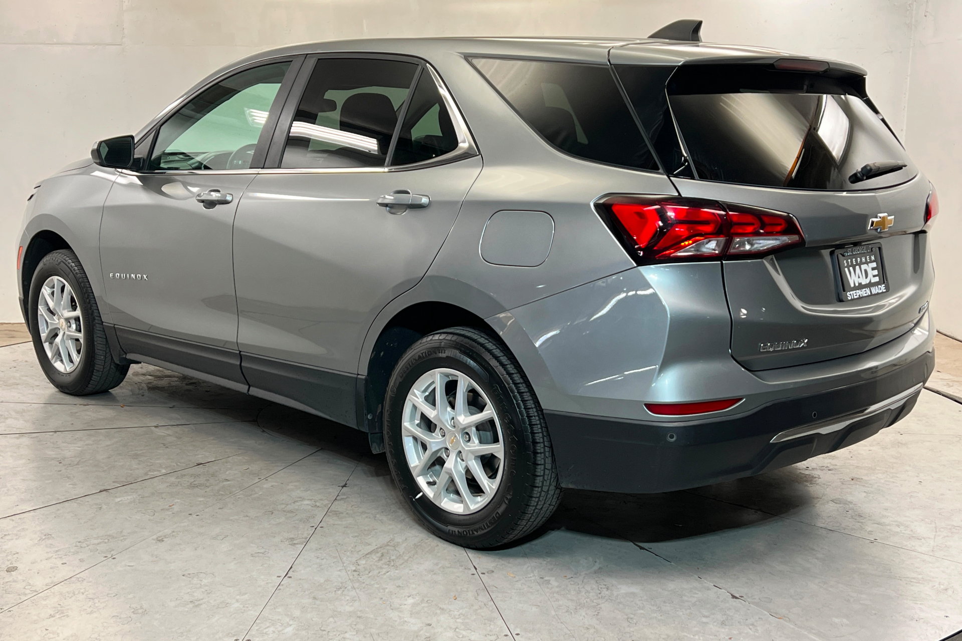 Used 2024 Chevrolet Equinox LT AWD/4WD image 3