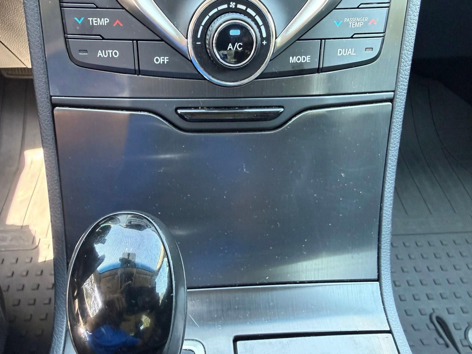 Used 2014 Hyundai Azera Limited w/ Option Group 02 FWD image 55