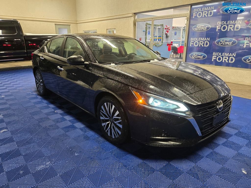 Used 2024 Nissan Altima 2.5 SV