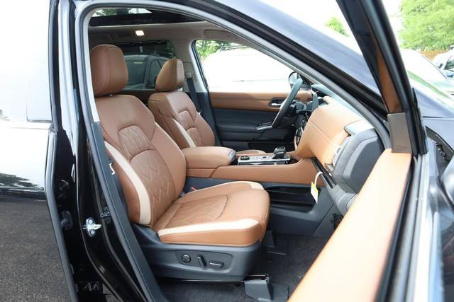 New 2026 Nissan Pathfinder Platinum AWD/4WD image 31