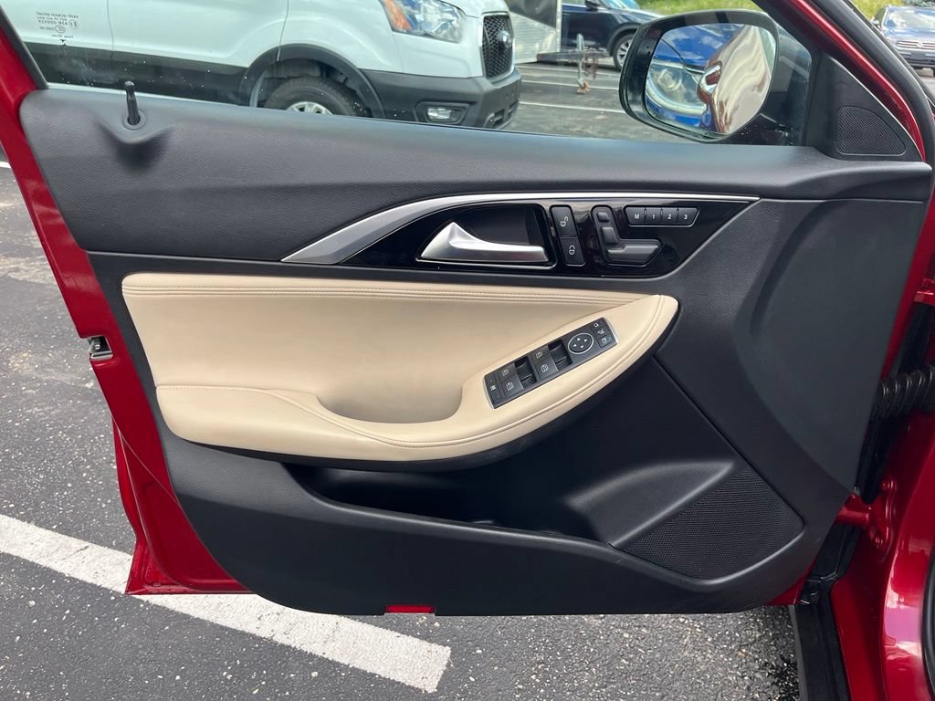 Used 2019 INFINITI QX30 AWD w/ Navigation Package image 9