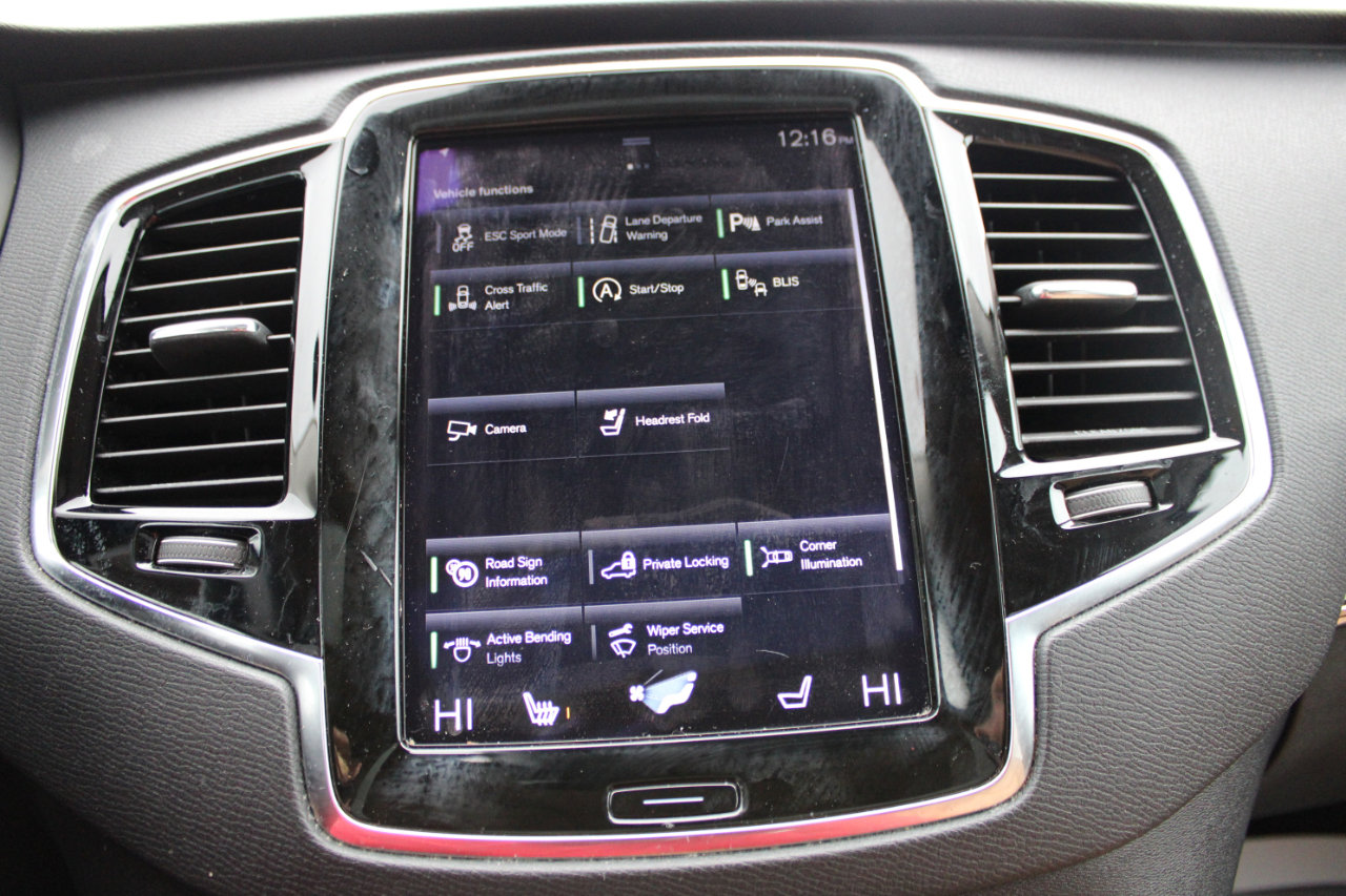 Used 2016 Volvo XC90 T6 Momentum w/ Momentum Plus Package image 31