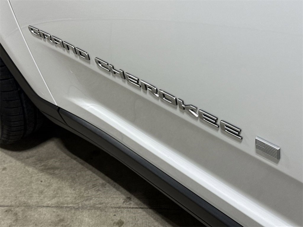 Used 2024 Jeep Grand Cherokee Limited image 27