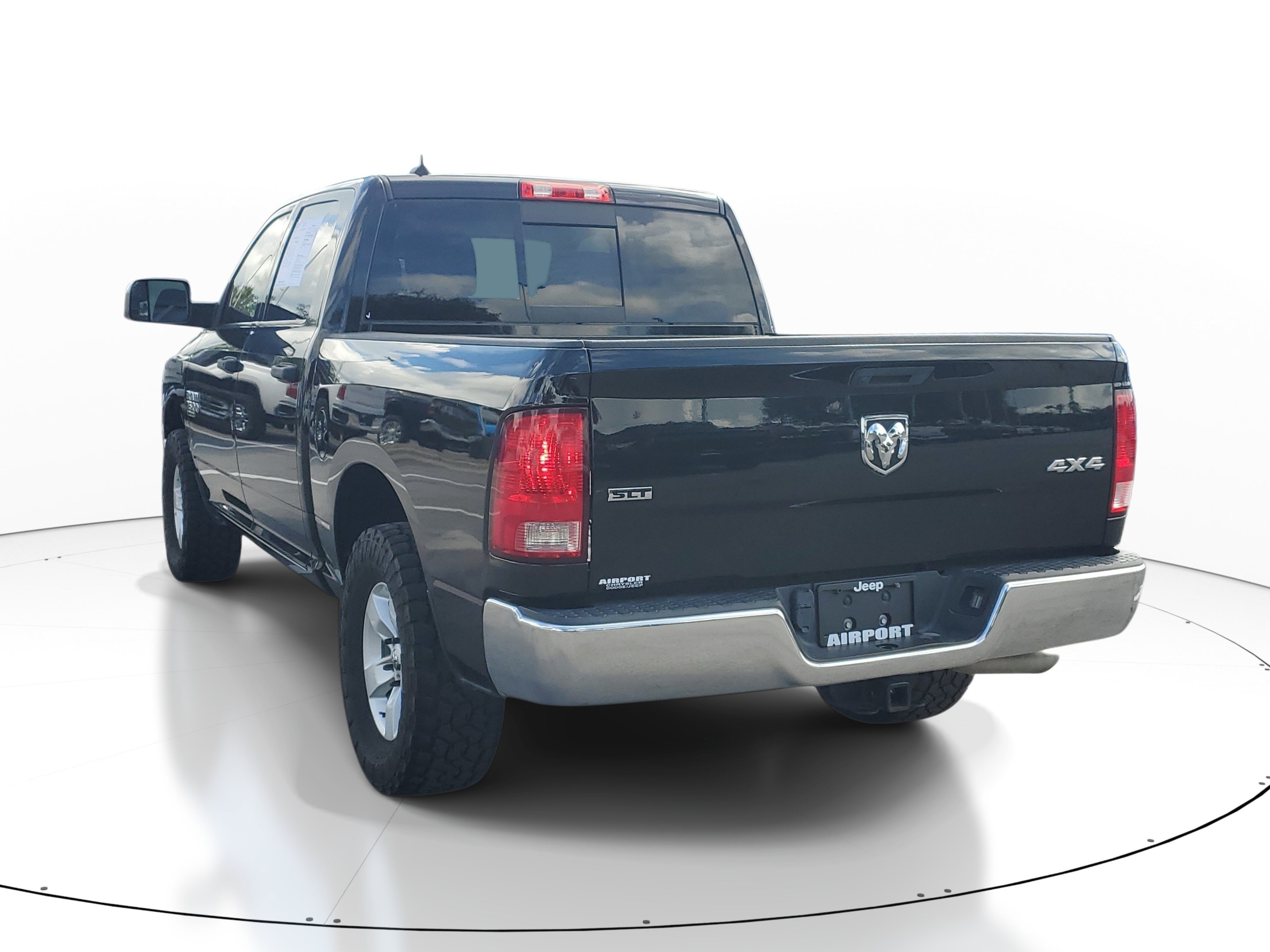 Used 2023 RAM 1500 Classic SLT w/ Trailer & Traction Group AWD/4WD image 5