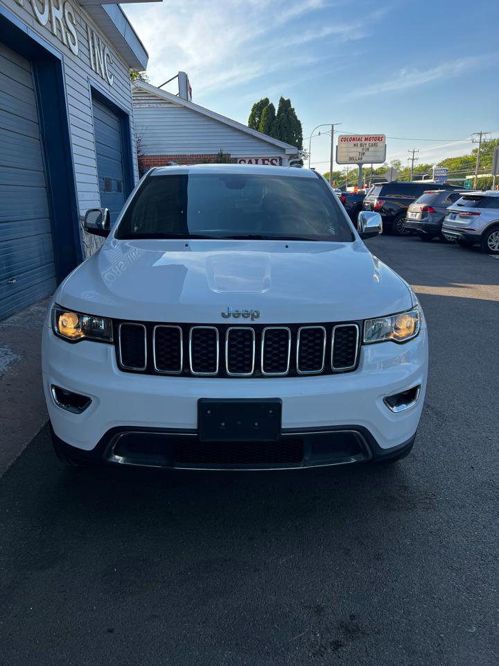 Used 2018 Jeep Grand Cherokee Limited AWD/4WD image 3