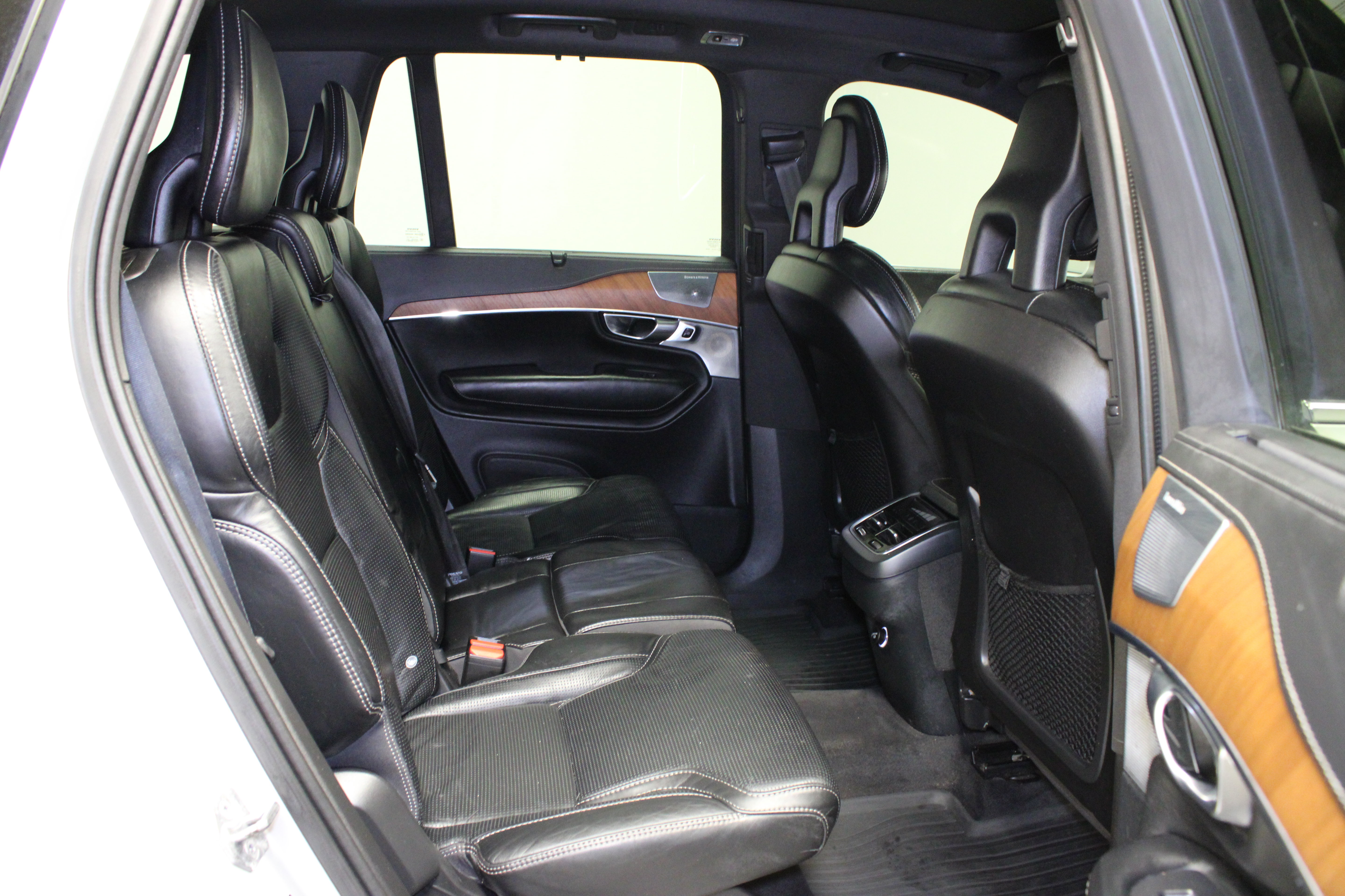 Used 2018 Volvo XC90 T6 Inscription w/ Convenience Package AWD/4WD image 16