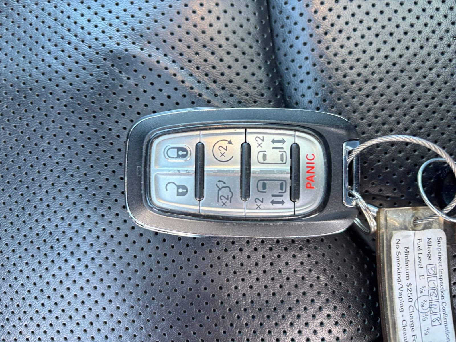 Used 2025 Chrysler Pacifica Limited image 27