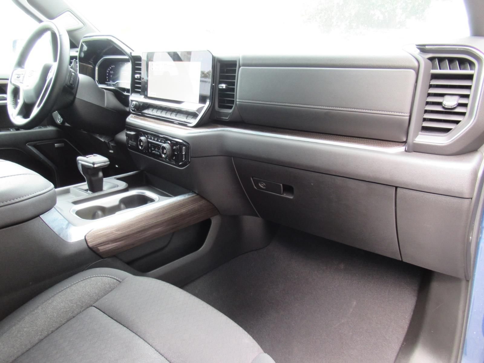 Used 2024 Chevrolet Silverado 1500 RST w/ Convenience Package II AWD/4WD image 11