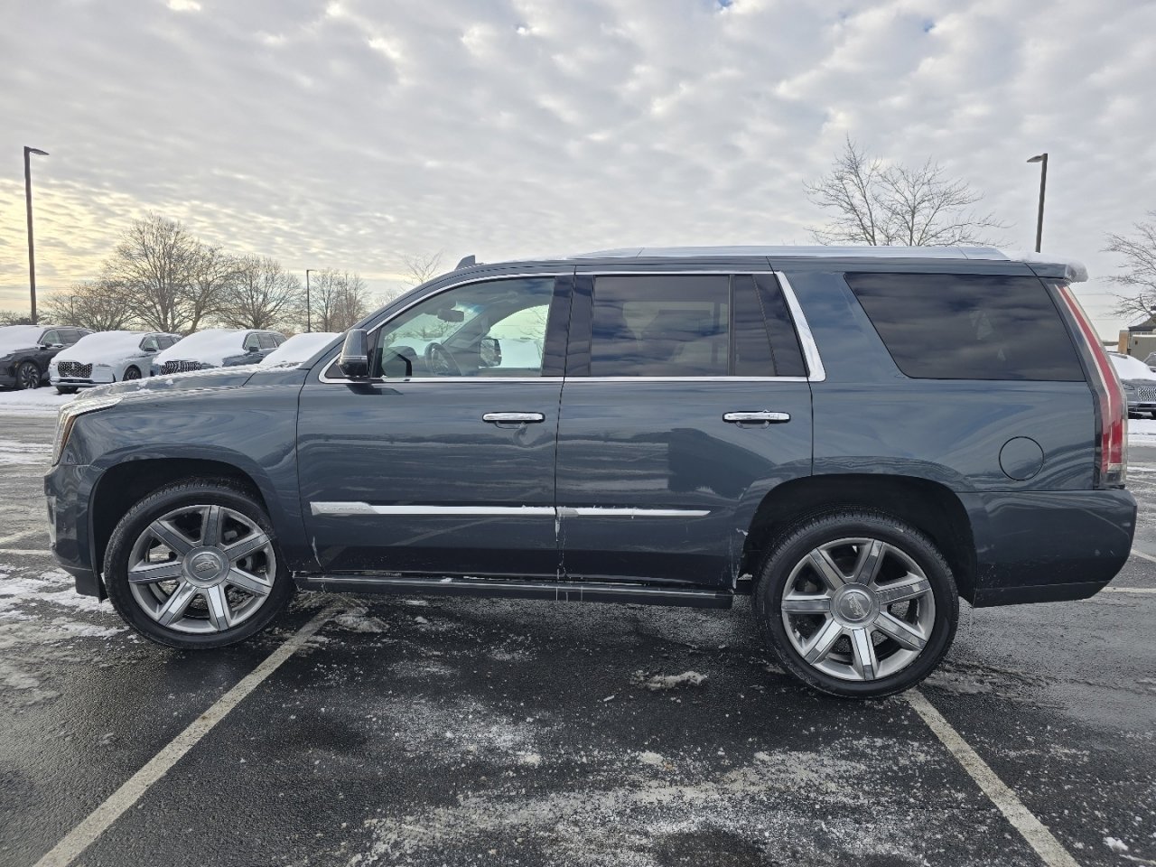 Used 2019 Cadillac Escalade Premium Luxury image 18