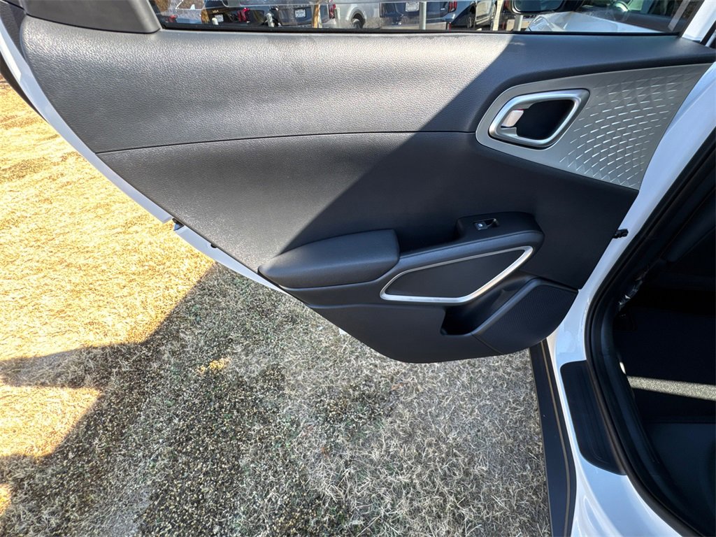 New 2025 Kia Soul LX w/ LX Technology Package image 20